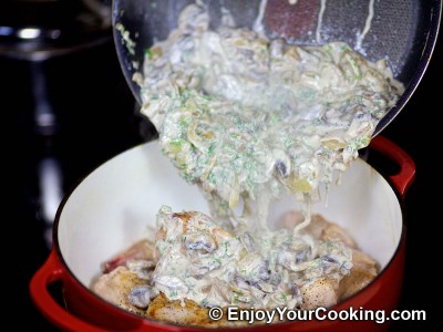 Recipe for Rabbit Stew with Mushrooms and Sour Cream: Step 13