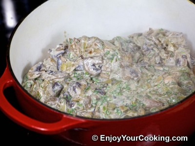 Recipe for Rabbit Stew with Mushrooms and Sour Cream: Step 14
