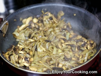 Recipe for Rabbit Stew with Mushrooms and Sour Cream: Step 8