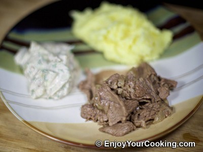 Quick Fried Beef with Onions