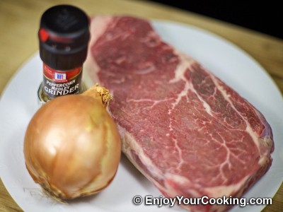 Recipe for Quick Fried Beef with Onions: Step 1
