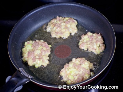 Recipe for Chopped Pork and Onion Rissoles: Step 10