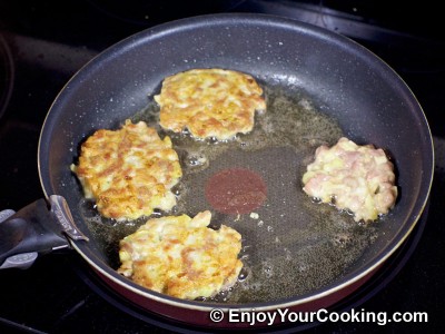 Recipe for Chopped Pork and Onion Rissoles: Step 11