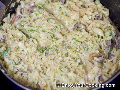 Cabbage with Mushrooms and Sour Cream Recipe: Step 12
