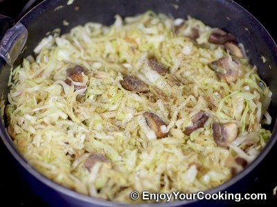 Cabbage with Mushrooms and Sour Cream Recipe: Step 8
