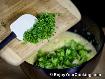 Omelette with Broccoli: Step 9