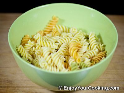 Pesto Pasta Salad with Tomatoes and Mozzarella: Step 2