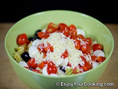 Pesto Pasta Salad with Tomatoes and Mozzarella: Step 6