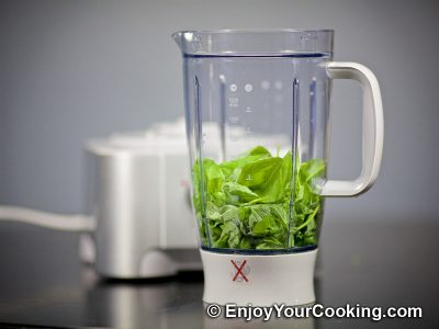 Basil Pesto Sauce: Step 2