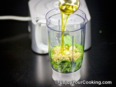 Basil Pesto Sauce: Step 5