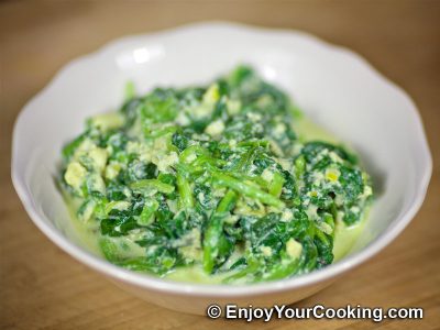 Creamy Spinach with Eggs