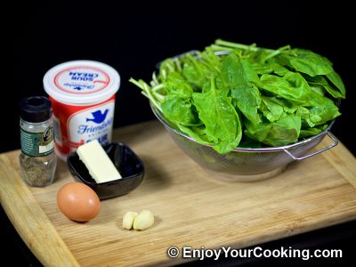 Creamy Spinach with Eggs: Step 1
