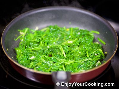 Creamy Spinach with Eggs: Step 9