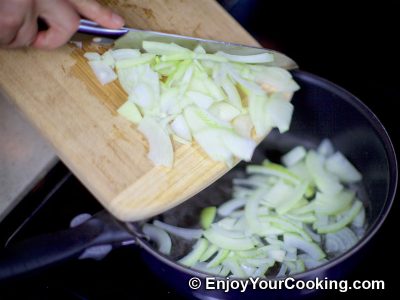 Chanterelles with Sour Cream and Onions: Step 3