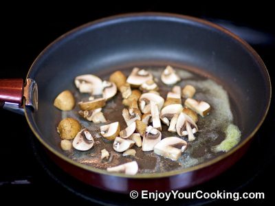 Scrambled Eggs with Asparagus and Mushrooms: Step 8