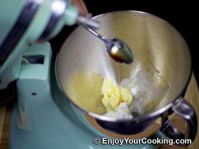 Cream Cheese Frosting: Step 4