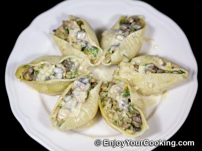 Mushroom and Chicken Stuffed Pasta