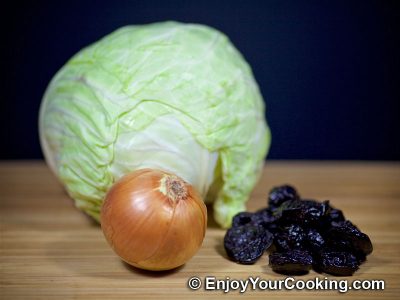 Cabbage with Prunes: Step 1