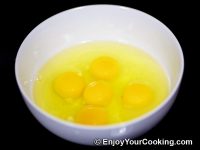 Cauliflower Fried with Eggs and Tomatoes: Step 4a