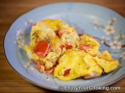 Cauliflower Fried with Eggs and Tomatoes